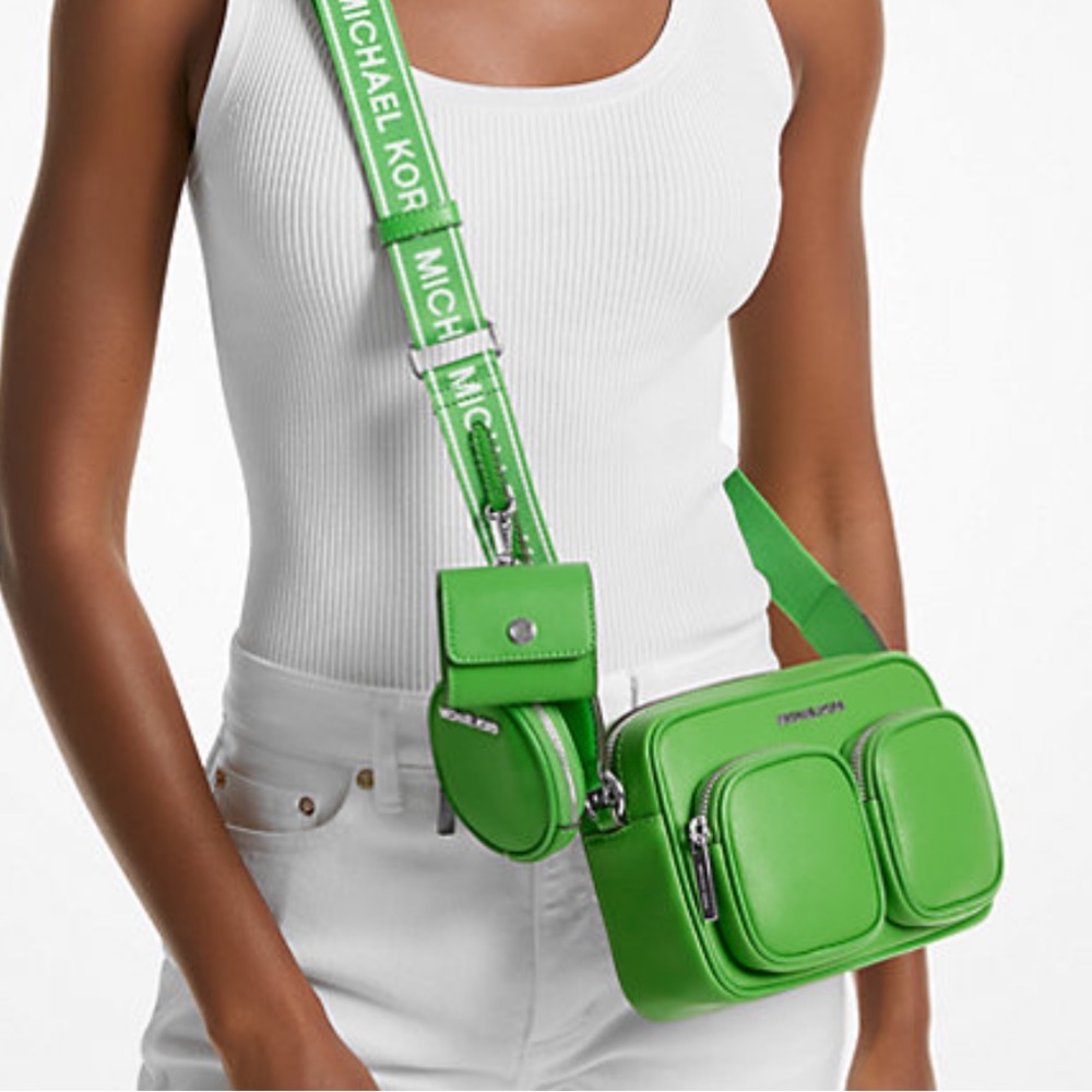 Michael Kors Jet Set Leather Md Crossbody Bag Case Apple Airpods Pr
Jung… - Picture 4 of 16